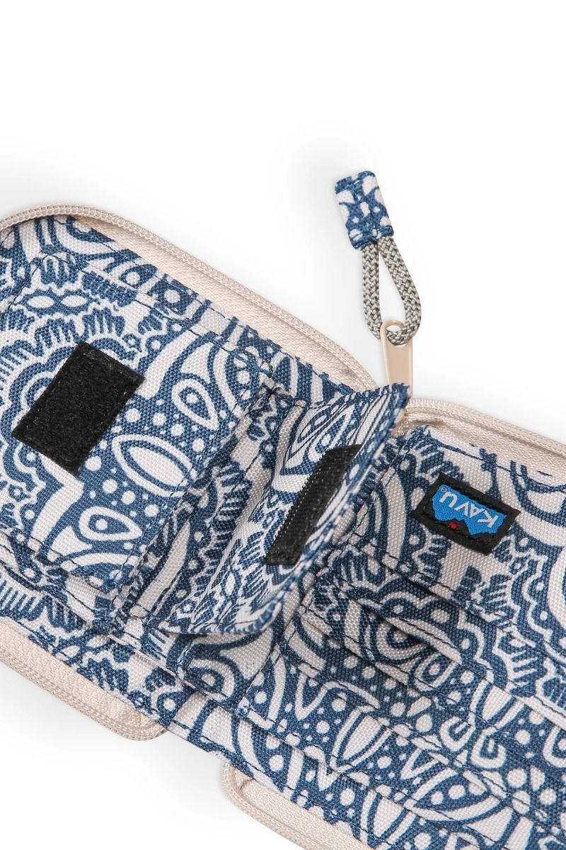 Kavu Zip Around Wallet (Divine Damask)